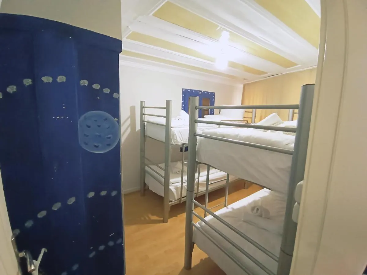 Taksim History Wooden Hostel イスタンブール