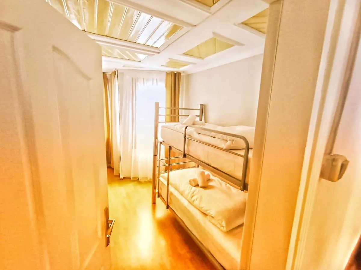 Taksim History Wooden Hostel Istambul